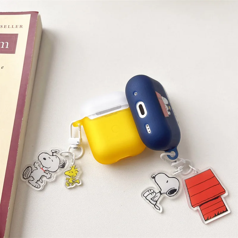 سنوبي لطيف الكرتون سماعات حالات ل Airpods 1 2 3 4 Pro 2 سماعة لاسلكية تعمل بالبلوتوث سماعة لينة غطاء حماية من البولي يوريثان مع قلادة