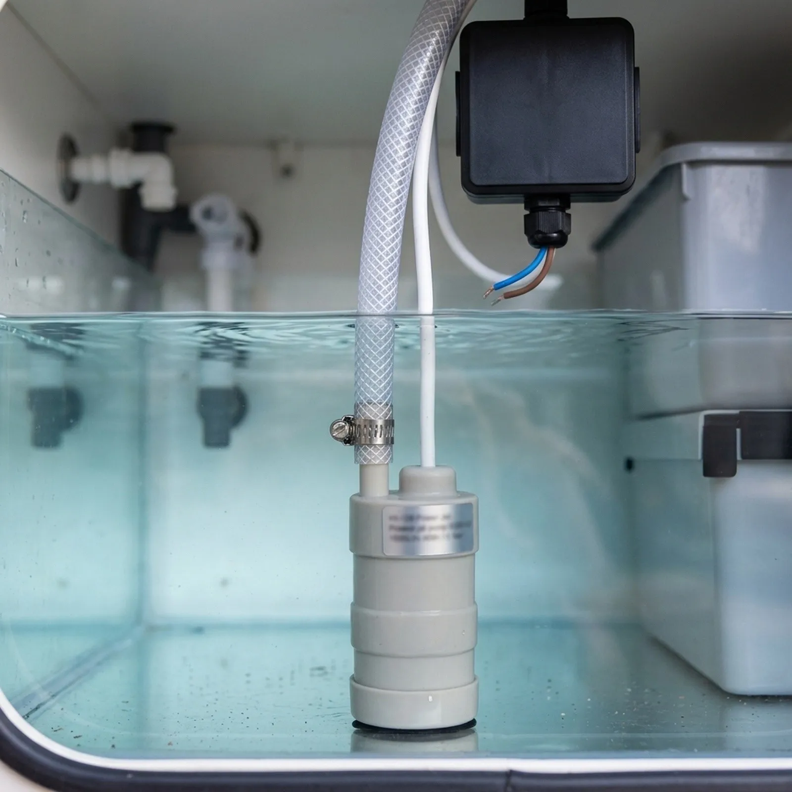 Submersible DC 12V Water Pump for Camper for motorhome 1500 L/H Flow Capacity and 5M Max Head and Reliable Performance