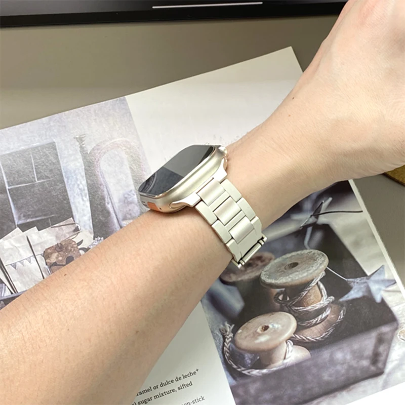 Cinturino in metallo per cinturino Apple Watch 49mm 45mm 41mm 44mm 40mm 42mm cinturino in acciaio inossidabile in Silicone cinturino iWatch Ultra 9 8 7 se