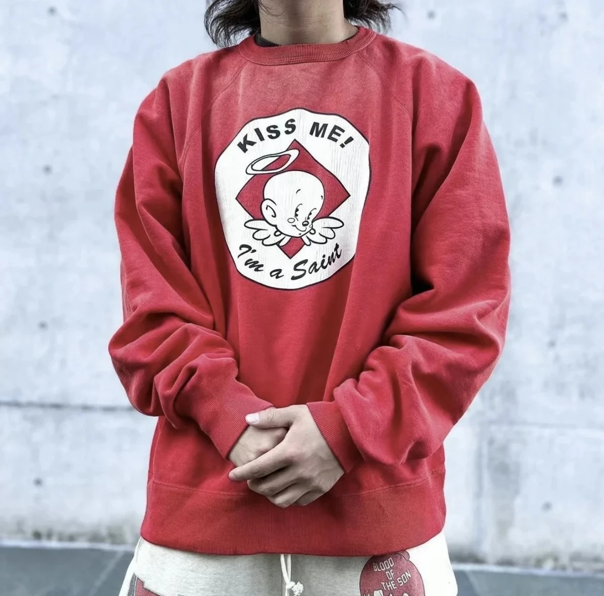

25FW Vintage Washed Red Saint Sweatshirts Men Women 1:1 Best Quality KISS ME Baby Crack Letters Crewneck Pullover Hoodie
