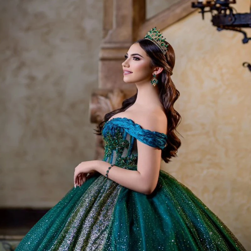 Emerald Green Sparkly Quinceanera Dresses Off The Shoulder Sequined Beads Lace Tull Ball Gown Sweet 16 Year Princess Dress Vesti