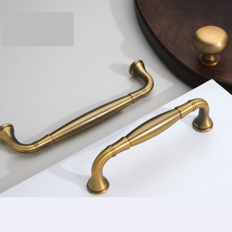 High End Antique Bronze Brass Handle Retro American Vintage Wardrobe Cabinet Drawer French Single Hole Cabinet Door Handle