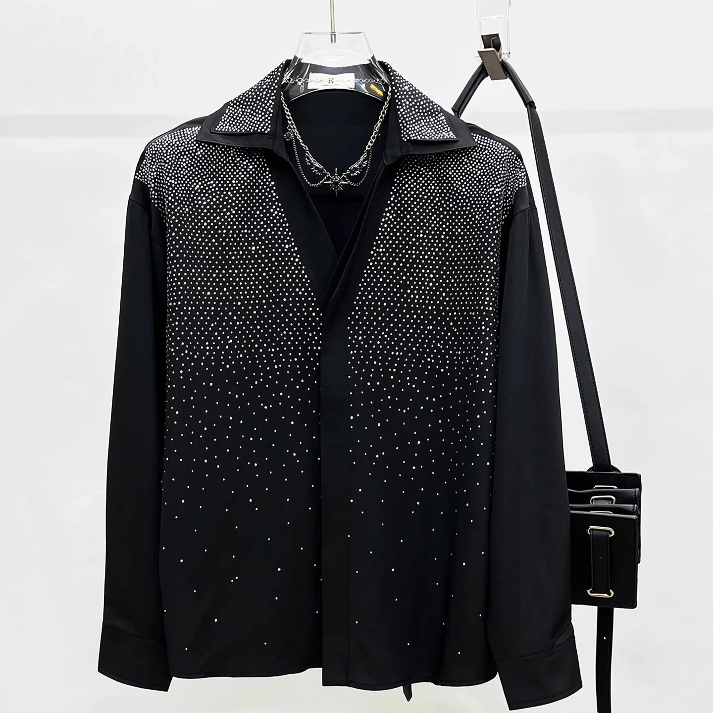 2025 الصناعة الثقيلة حجر الراين طوق الربط قميص الرجال أداء الموضة فستان قميص شخصي العصرية الشارع الشهير القمصان #1