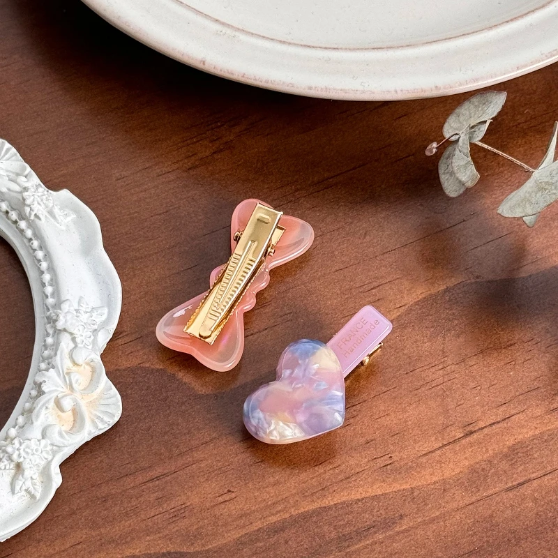 مشبك شعر مصنوع من لوح حمض الأسيتيك مشبك صغير بحافة صغيرة مع غرة على شكل فراشة مكسورة لطيفة ومتعددة الاستخدامات للعناية على شكل قلب أغطية رأس جديدة