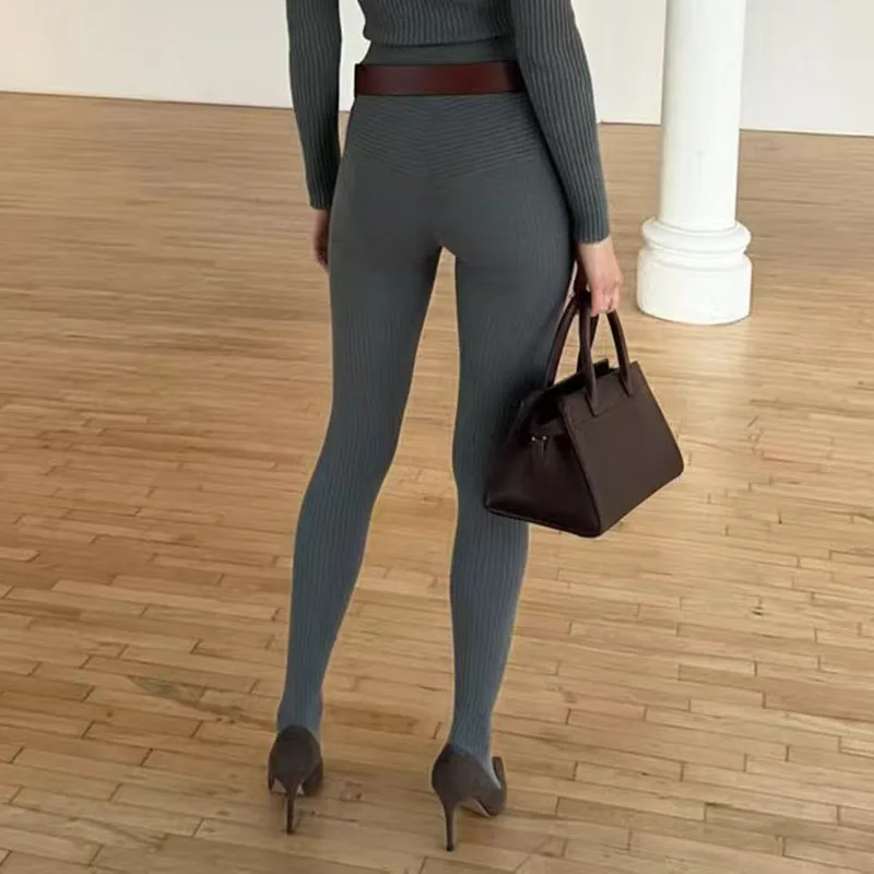 2025年秋冬新作、ファッショナブルでニッチなデザイン、カジュアルで万能、スリムで体型にフィットするウールニットレギンス