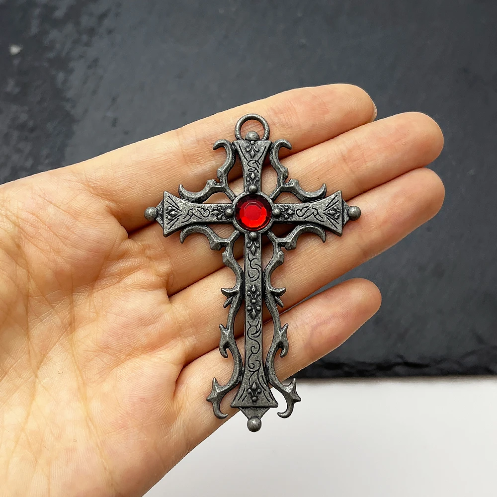 2 pezzi di accessori hip-hop con ciondolo croce intarsiata cava punk retrò, collana fai da te e accessori chiave