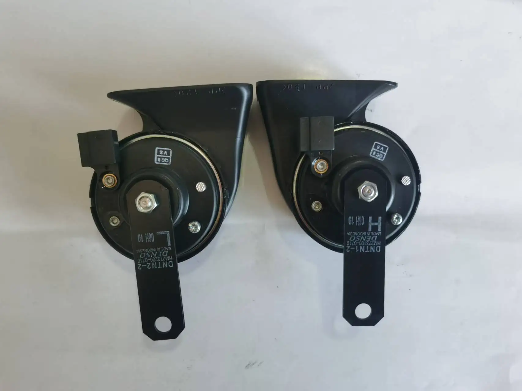 2PCS SINGLE PIN  DENSO  HRON  FOR  TOYOTA AND LEXUS