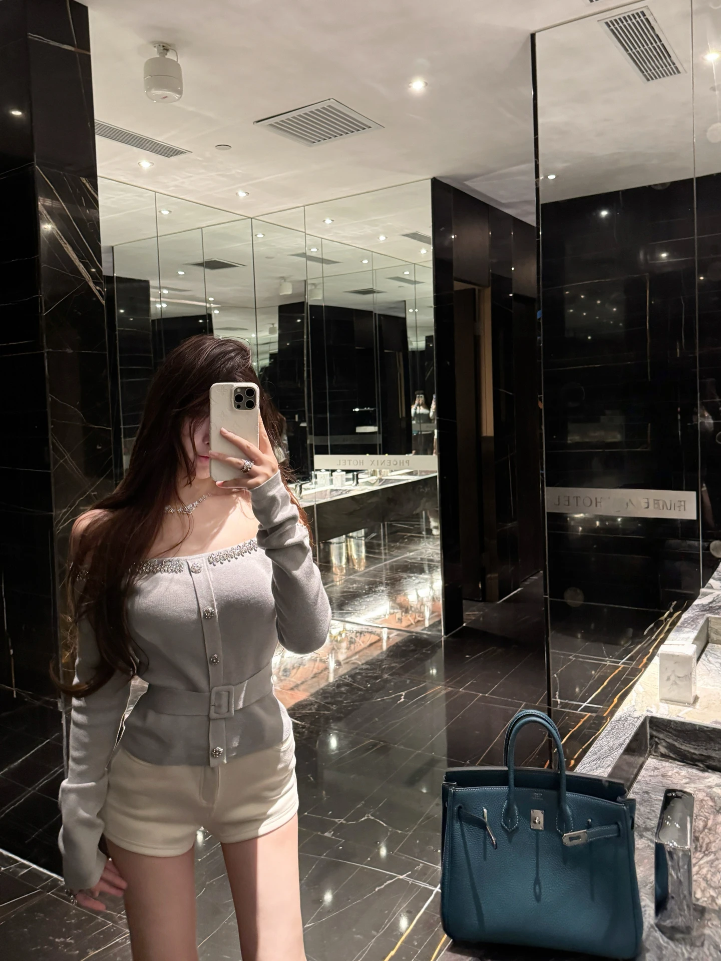 

M900 Женский вязаный свитер Slim Fit с застежкой на талии, высококачественный свободный крой на одно плечо, идеально подходит для женской зимней одежды