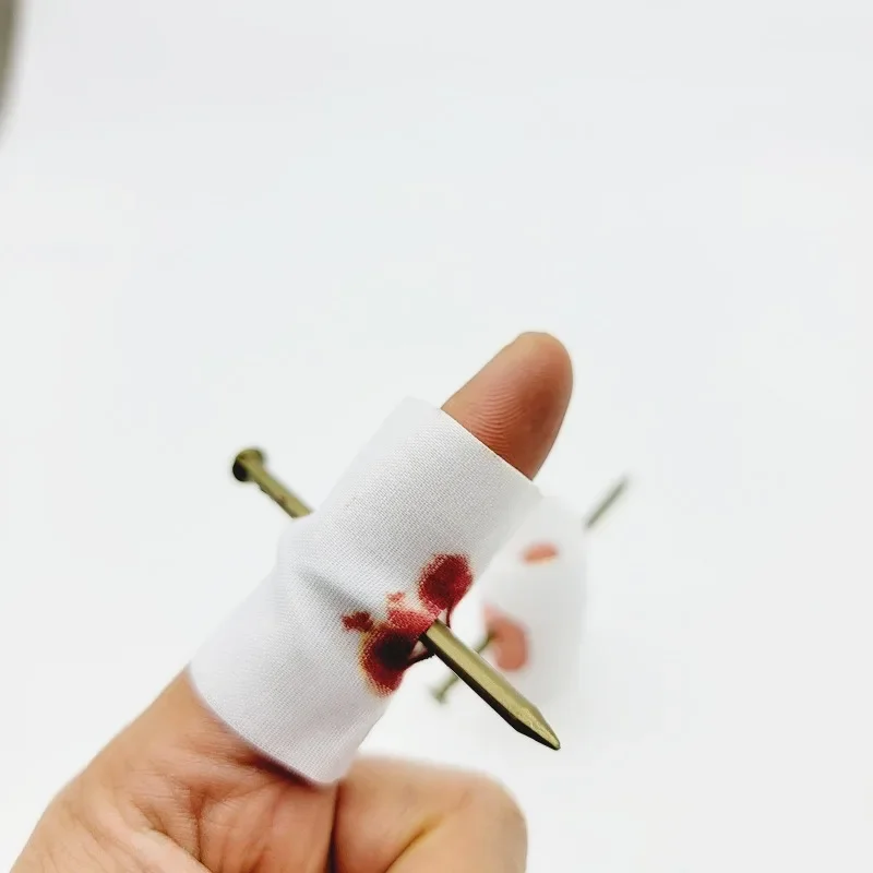 Fake Nail Through Finger Prank Toy Halloween Gag Prop Realistic Bloody Finger Nail Trick Joke Toy for Party Cosplay