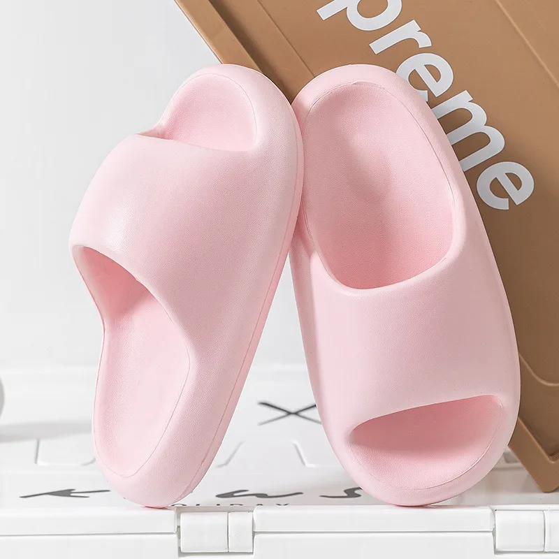 لوسيفر 2025 نعل ناعم إيفا للنساء خفيف الوزن مانع للانزلاق شباشب منزلية نسائية صيفية سميكة منصة شباشب للشاطئ #1