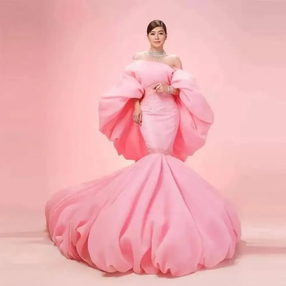 ชุดราตรีสีชมพูสวยหรูแบบเดรสยาว สายเดี่ยว ผ้าคลุมไหล่ ชุดออกงาน ชุดราตรีทรงเมอร์เมดแบบเปิดไหล่