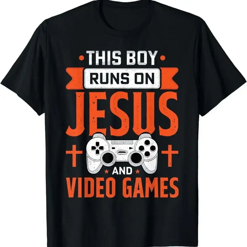 Dieser Junge läuft mit und hat Videospiel-T-Shirt für Papa und Sohn