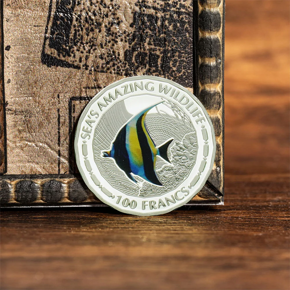 Tropical Fish Commemorative Silver-plated Scythe Fish Collectible Coin - Image 5