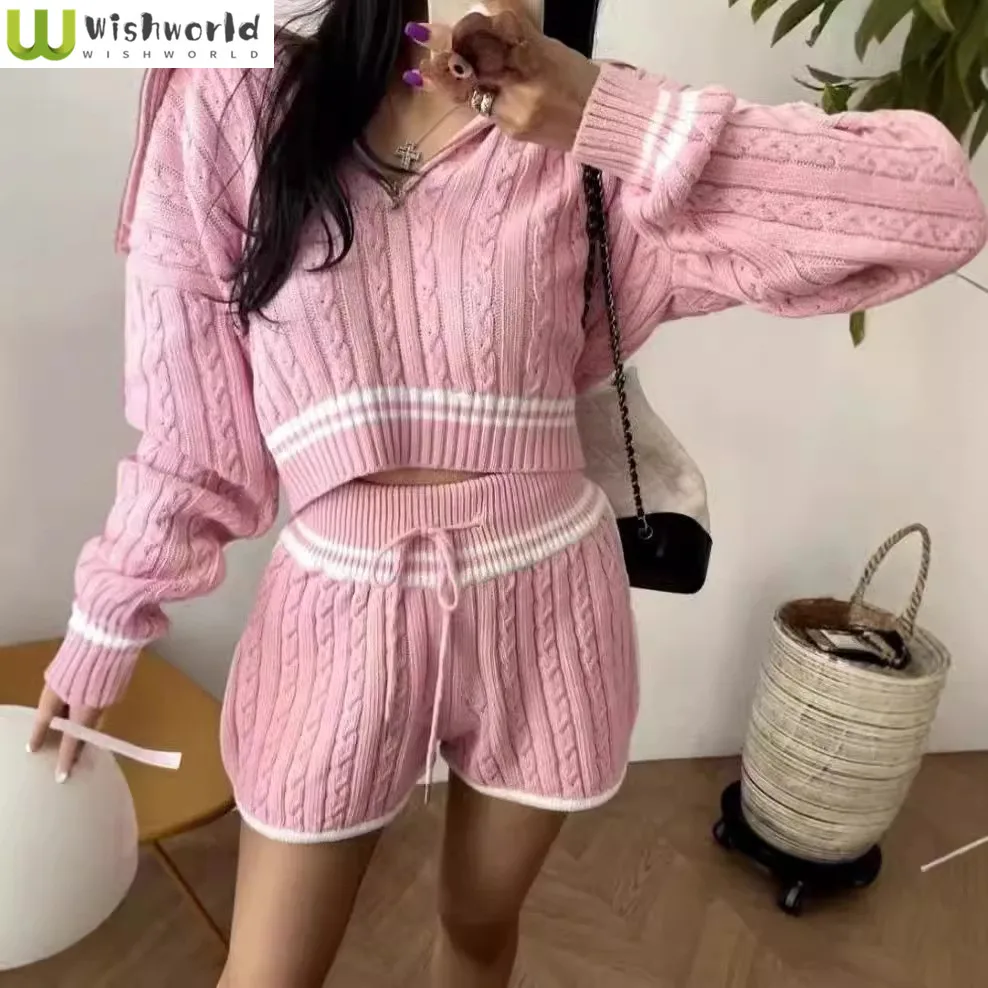 

Fashion Suit Women's 2025 Autumn and Winter New Style Temperament Zipper Sweater Knitted Shorts Two-piece Set