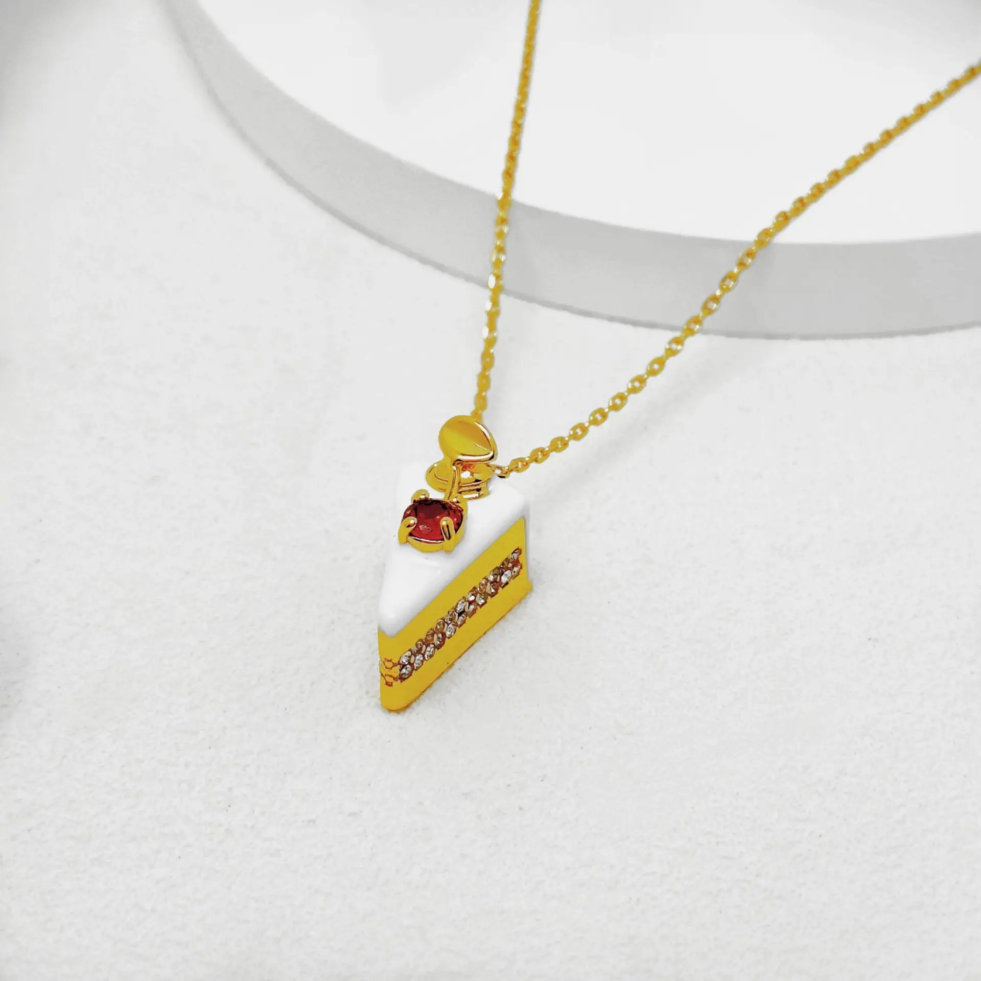 New Women's Cute Colored Zircon Jewelry Sets 18K Gold Plated Copper Strawberry Cake Bracelet Necklace Earring Set