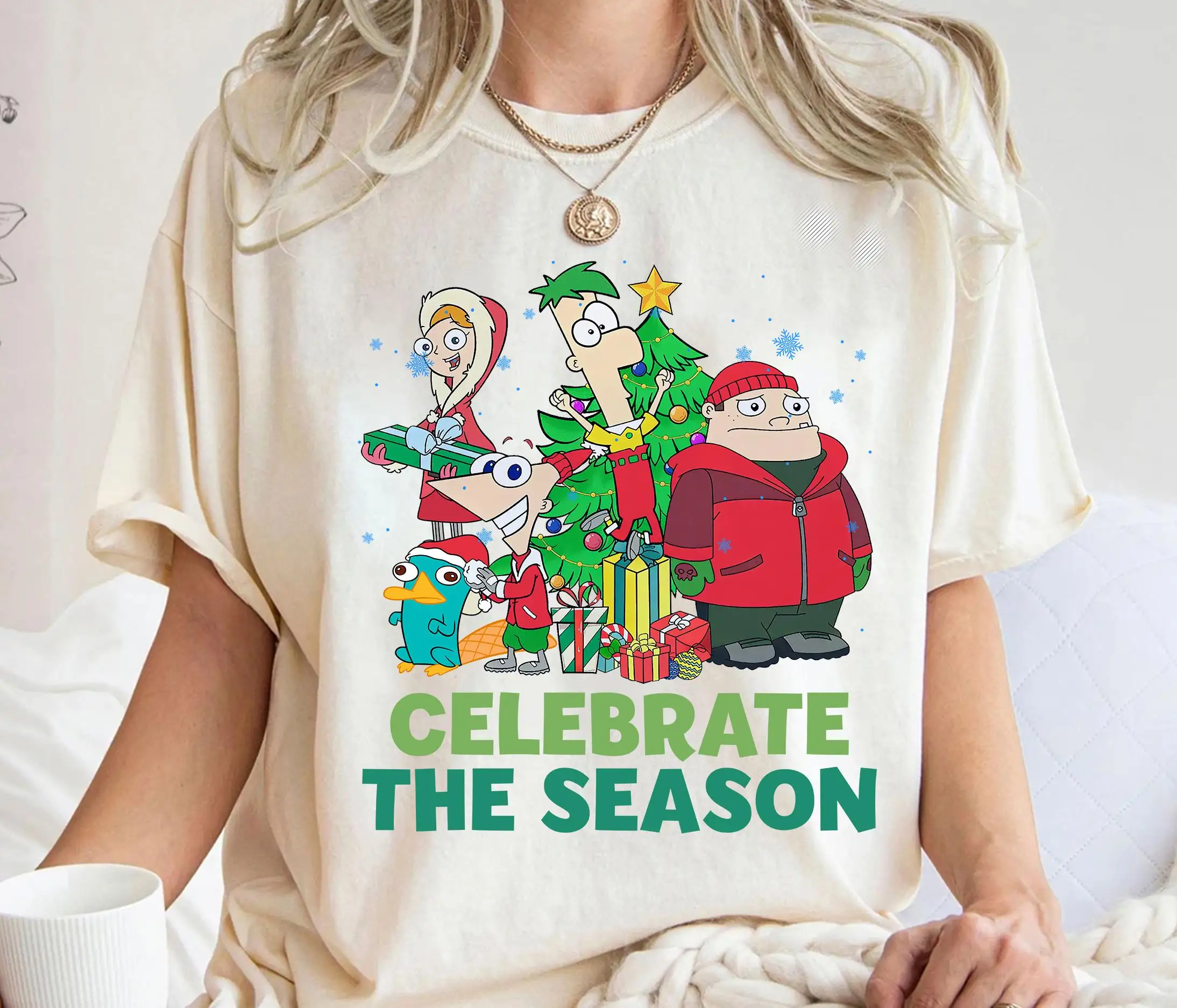 

Футболка с рождественскими огнями Disney Phineas and Ferb Perry Celebrate The Season, одинаковые рождественские футболки для всей семьи Disneyland