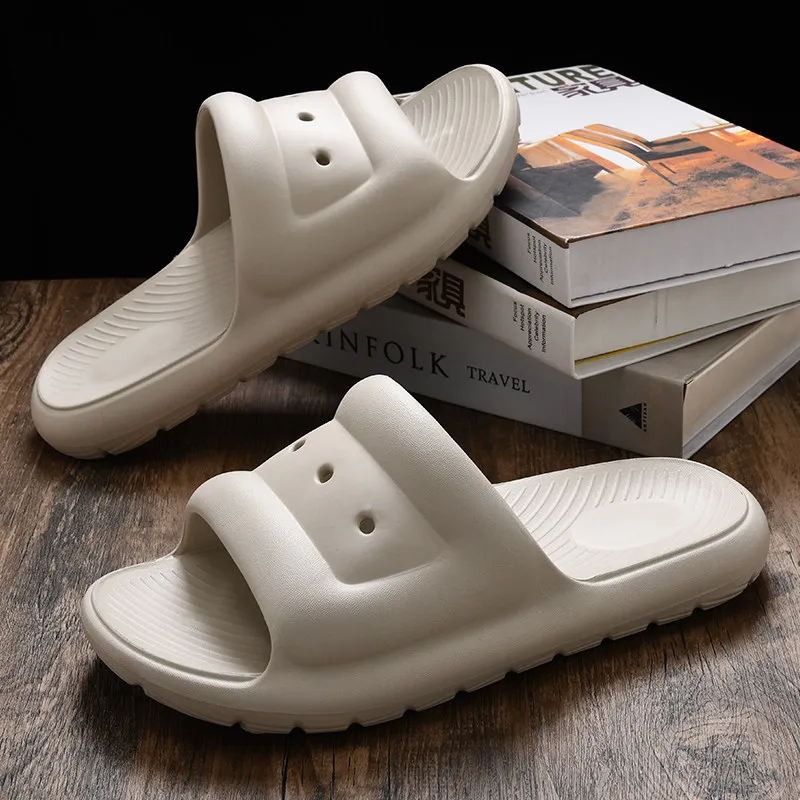 2026 Men's New Summer Soft-soled Slippers Outdoor Leisure Comfortable Lightweight Home Bathroom Non-slip Beach Seaside Slippers