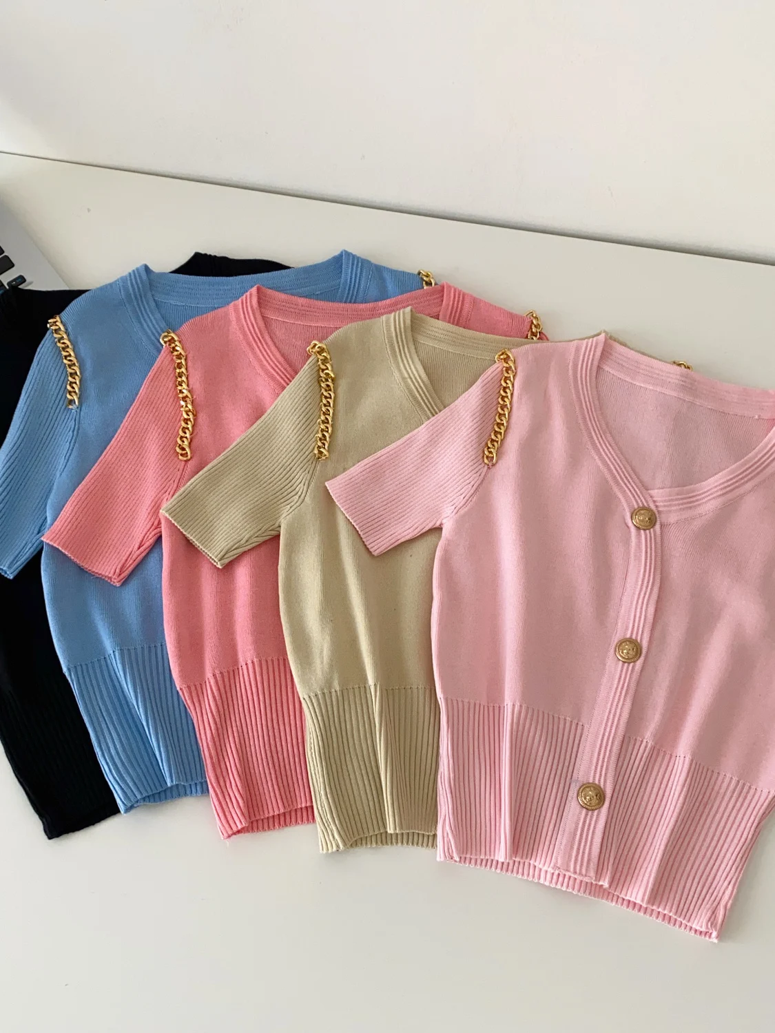 

Metal Chain Design V-Ne ort Sve Women's Knitted Sweater Candy Color Slimming Top Faionable Versatile Casua...