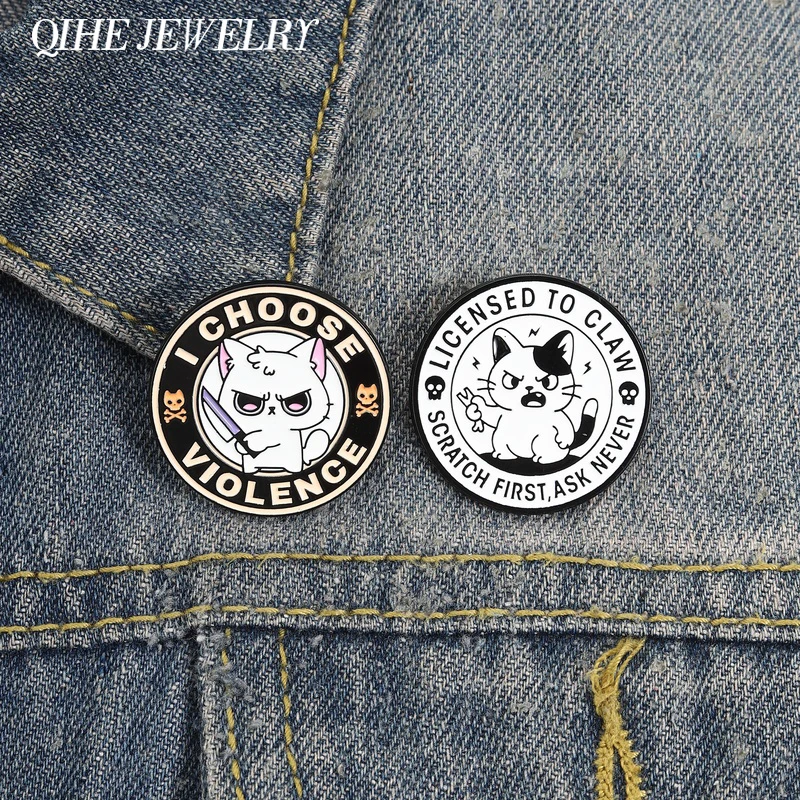 Ich wähle Gewalt Emaille-Pin – Wütende Katze „Lizenziert zum Krallen und Kratzen“ – Erst fragen, nie sagen – Brosche, Kleidung, Reversnadel, Schmuck, Freunde, Geschenke