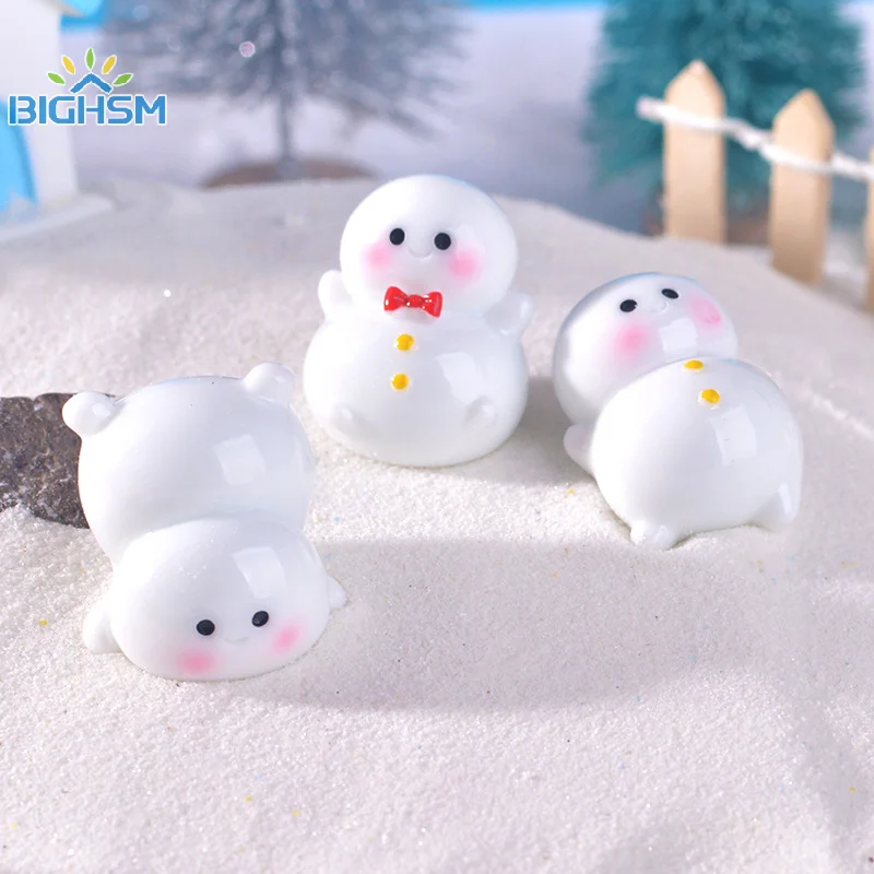 4 pezzi di cartoni animati Kawaii ornamenti natalizi in miniatura mini simpatici pupazzo di neve figurine in resina micro decorazione paesaggio regali di Natale