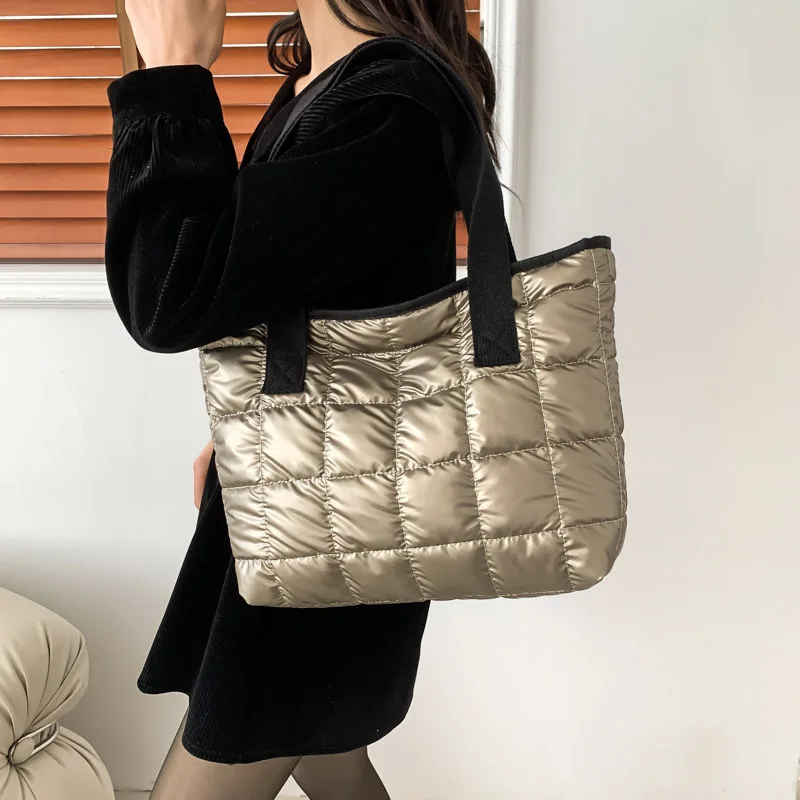 Moda inverno grande capacidade bolsa de ombro para as mulheres à prova dwaterproof água macio para baixo algodão bolsas senhoras sacola com alças