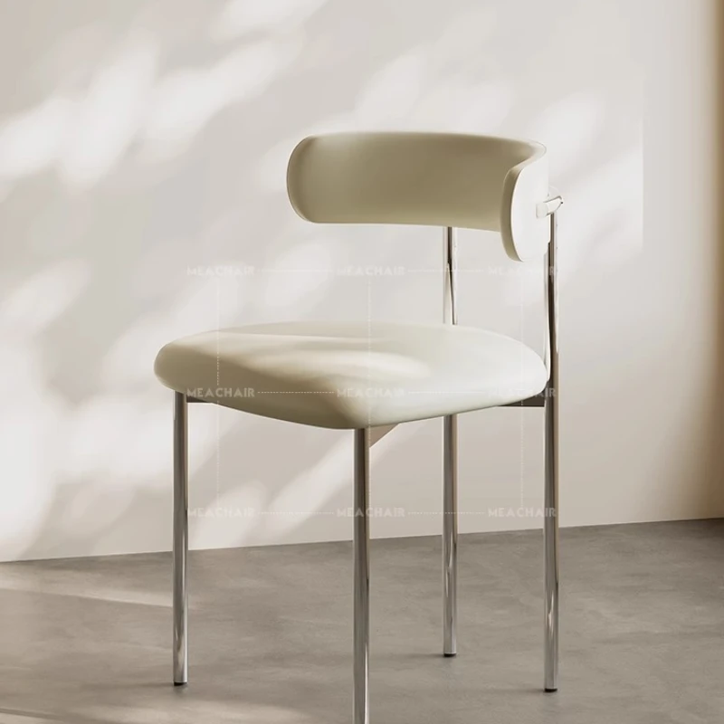 كرسي طعام بسيط وحديث منزلي على الطراز الكريمي، كرسي مسند ظهر مريح ومتين