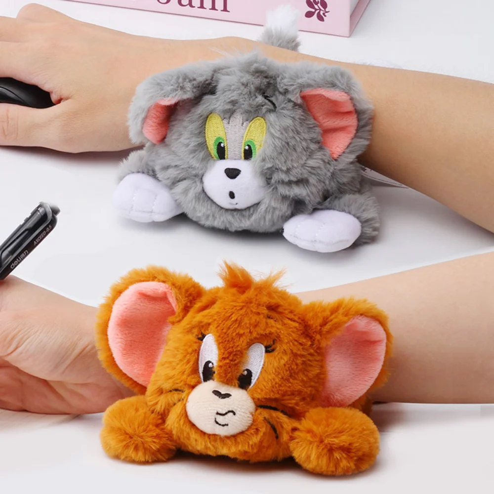 

Подлинные аниме Том и Джерри, мультяшные плюшевые куклы, настольная плюшевая защита на запястье, украшение для дома, игрушки для девочек, рождественские подарки