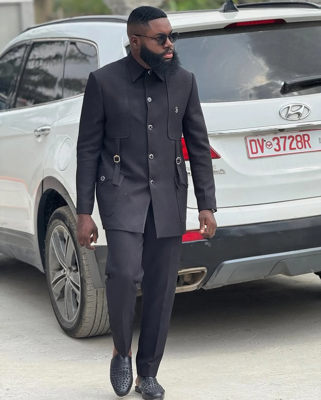 الحديثة مصممة 2 قطع الرجال الدعاوى السترة السراويل العادية صالح التلبيب واحدة الصدر رفرف جيب أنيق مساء الدعاوى مخصص