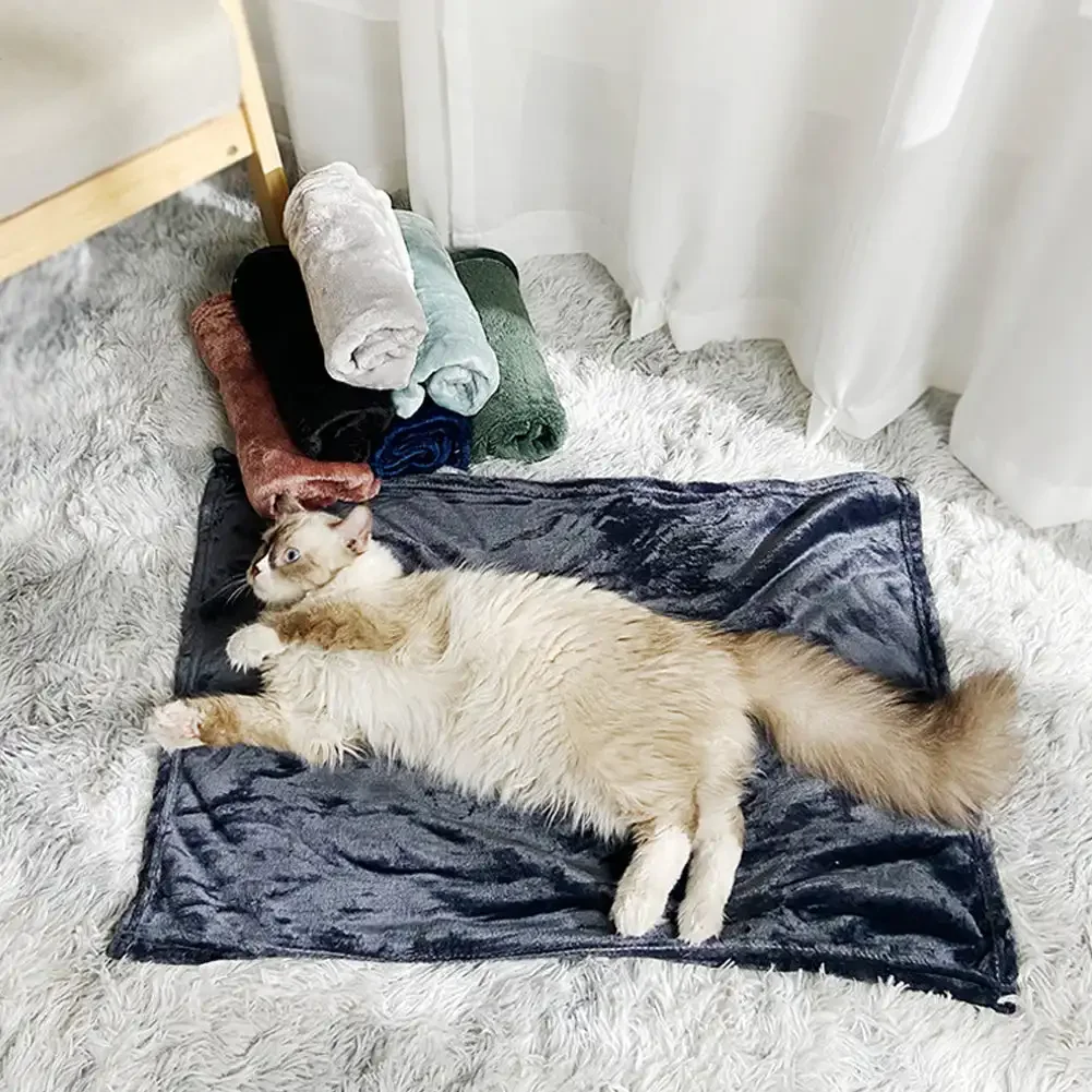 Soft Fluffy Pet Blanket Winter Warm Dog Blanket Cute Pet Bed Sheet Warm and Comfortable Cat and Dog Cushion Blanket Pet Supplies