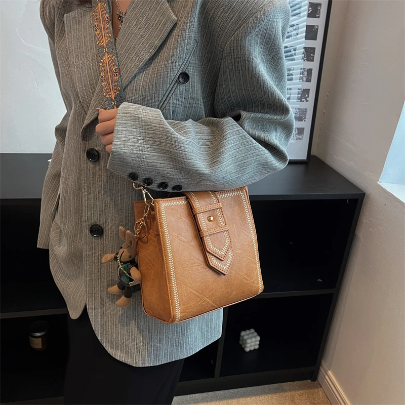 

Женская винтажная сумка-ведро, модная кожаная сумка через плечо с регулируемым широким ремнем, вместительная сумка-тоут