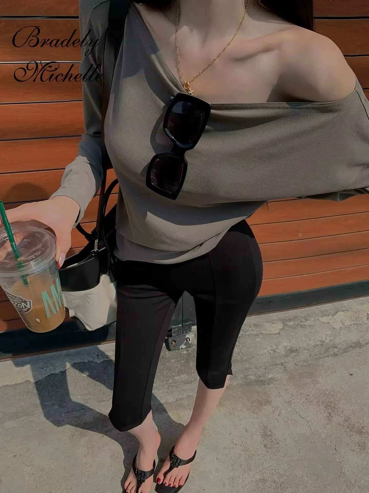 Non-See Through Capri Cropped Pants Elastic Waist Split Hem Slim Fit Stretch 7/8 Length Leggings Split Hem Design for Comfort