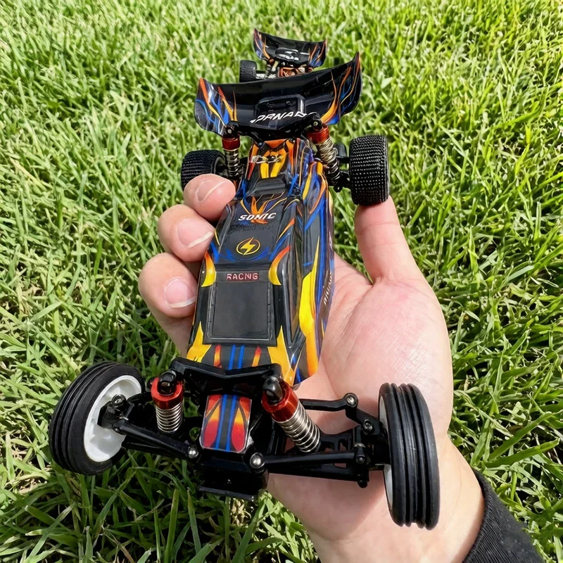 Wltoys Xks 244016 Rc Drift Racing Car 1:24 Scale Electric 2wd Alloy Car With Gyroscope 25km/H Gifts For Kids Halloween Christmas