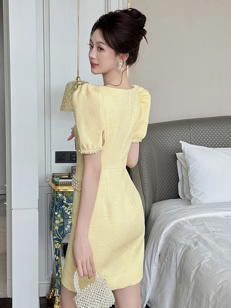 Vestido de fiesta amarillo romántico francés para mujer, bonito vestido corto con cuentas de perlas y manga de burbuja para cita, Vestidos de graduación de cumpleaños para mujer