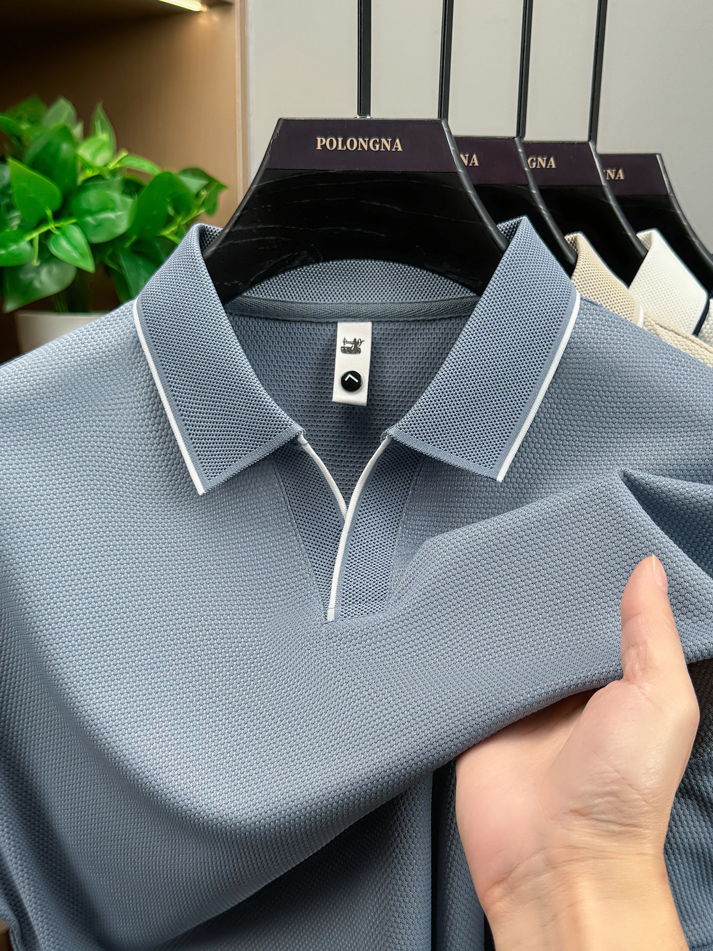 เสื้อโปโลผู้ชายแขนสั้นสไตล์หรู - Men'S Fashion V Neck T Shirts บทวิจารณ์และราคา