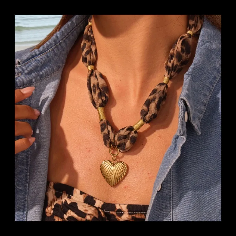 مثير ليوبارد طباعة وشاح حريري الحب قلادة قلادة من الفولاذ المقاوم للصدأ لا تتلاشى تصميم تحسس سلسلة الترقوة بالجملة #1