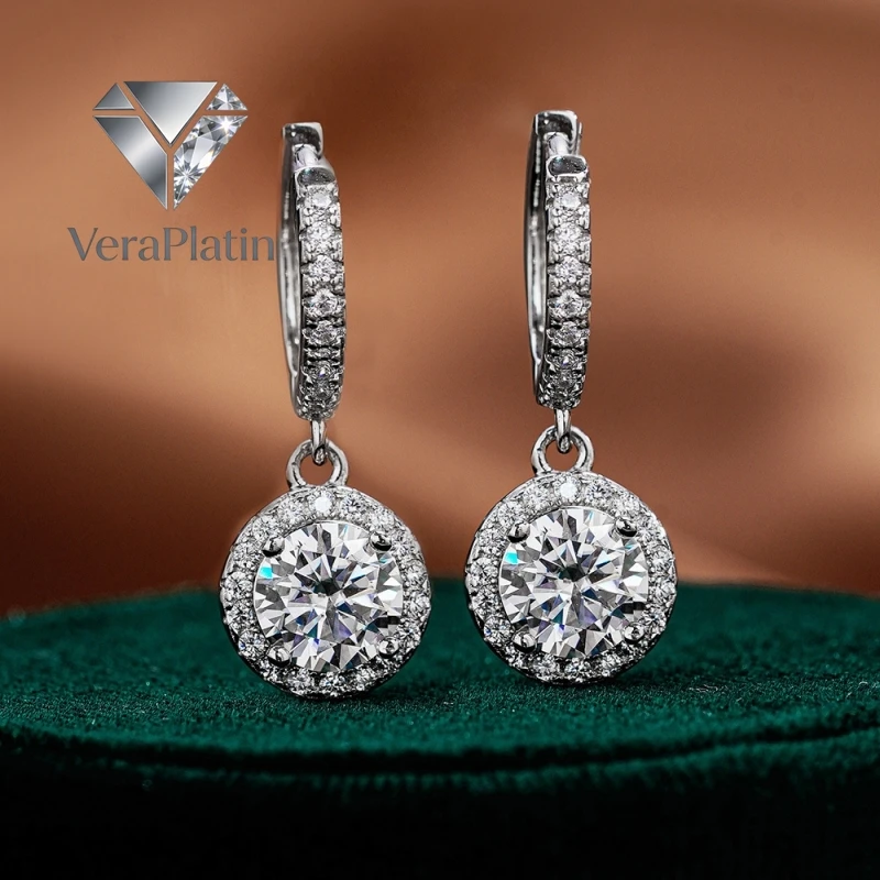 

ВераПлатин Серьги из белого золота 18 карат с муассанитом 1/2 карата для женщин, на День святого Валентина, свадьбу, Новый год, подарок на день рождения девушки, PT950, новинка