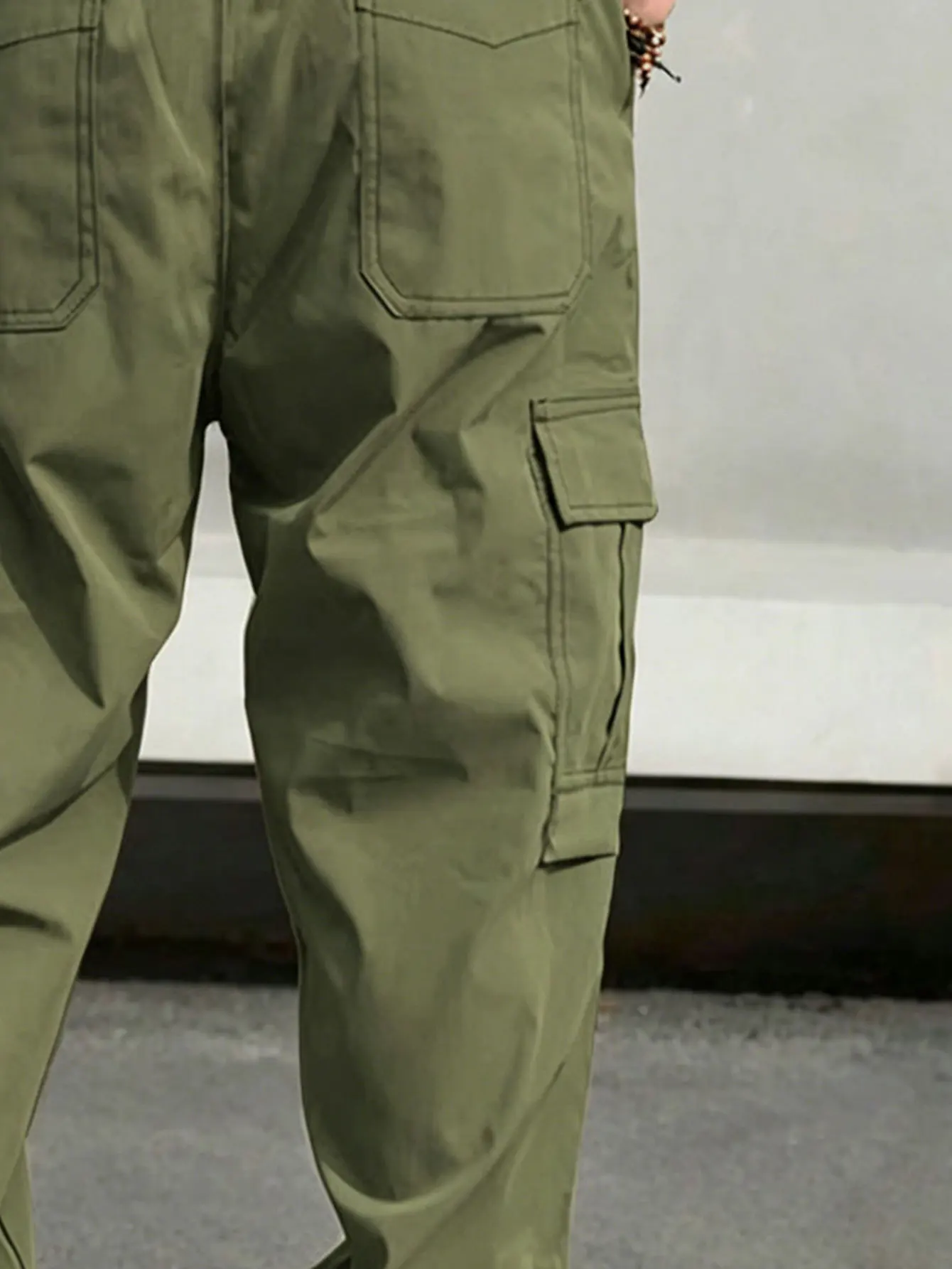 Einfarbige Cargohose für Herren mit Pattentasche, Kordelzug am Bund, normale Passform, lässige Hose mit geradem Bein für den Alltag – Detail 4
