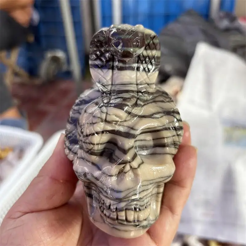 

Натуральный черный сетевой камень змея с черепом, резьба, декор, резная фигурка, целебный кварц, подарок на Хэллоуин, 1 шт.