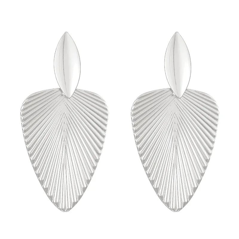 Exaggerated Gold Color Large Fan Leaf Earrings For Women Metal Earing Jewelry 2026 Trending New Women\'s Leaf Texture Earrings