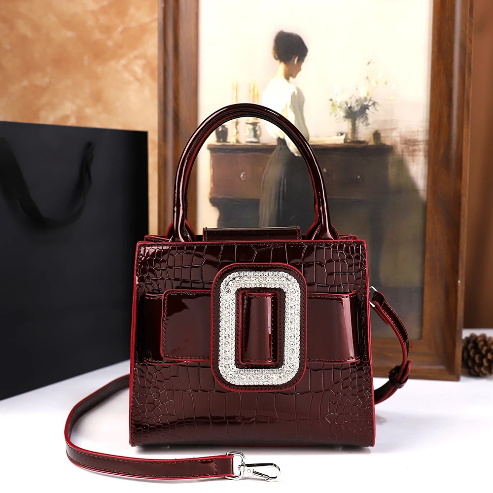 

Crocodile pattern diamond-encrusted 2026 autumn/winter new niche high-end single-shoulder bag, stylish and elegant handbag