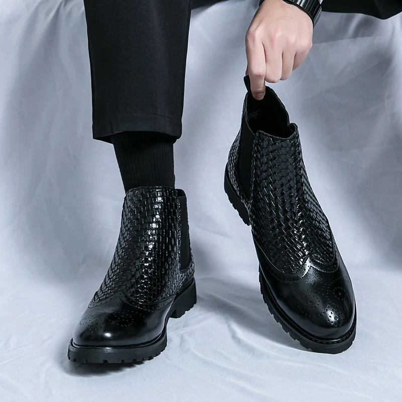 Stivaletti da uomo classici in stile britannico di marca Stivaletti casual da lavoro Scarpe alte da uomo invernali Nuovi stili alla moda
