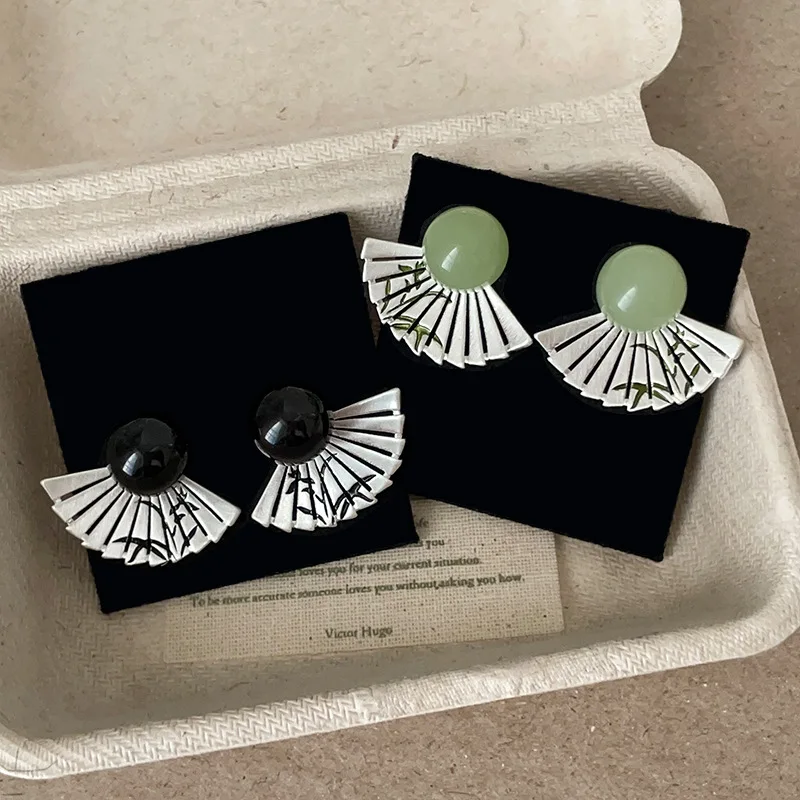 

Minar Chinese Style Black Green Color Agate Natural Stone Folding Fan Shape Drop Earring for Women Wholesale Holiday Jewelry
