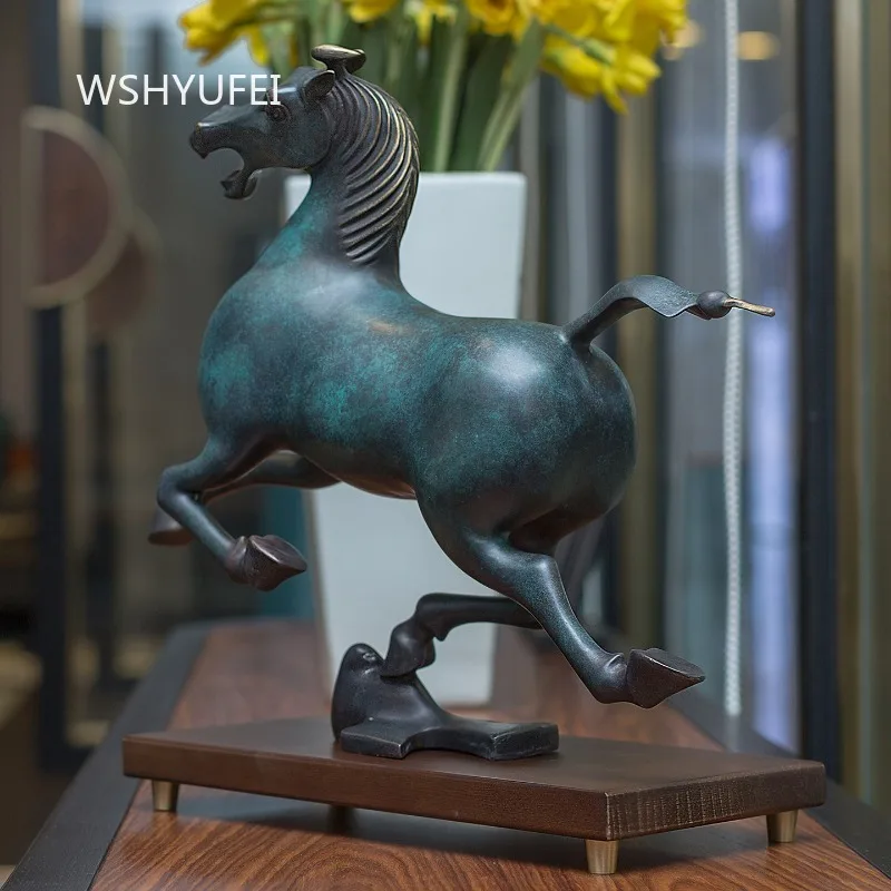 Chinese Style Horse Riding Swallow Ornament Antique Bronze Horse Decoration Ornaments Home Decoration Copper Handicraft