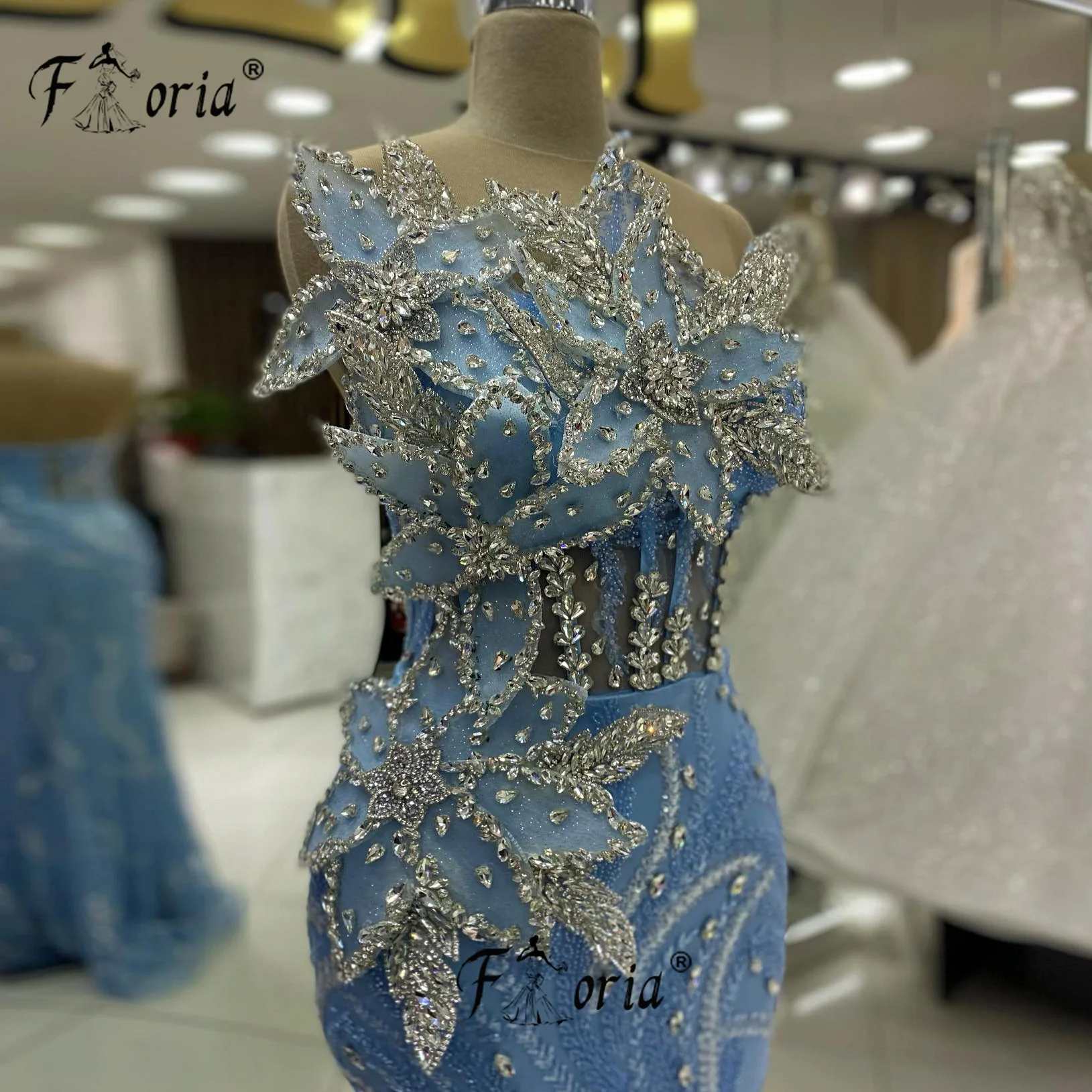 Abito da sera formale con applicazioni di fiori dal design speciale Abito da ballo con sirena in rilievo di cristallo personalizzato Robe de soiree Cocktail