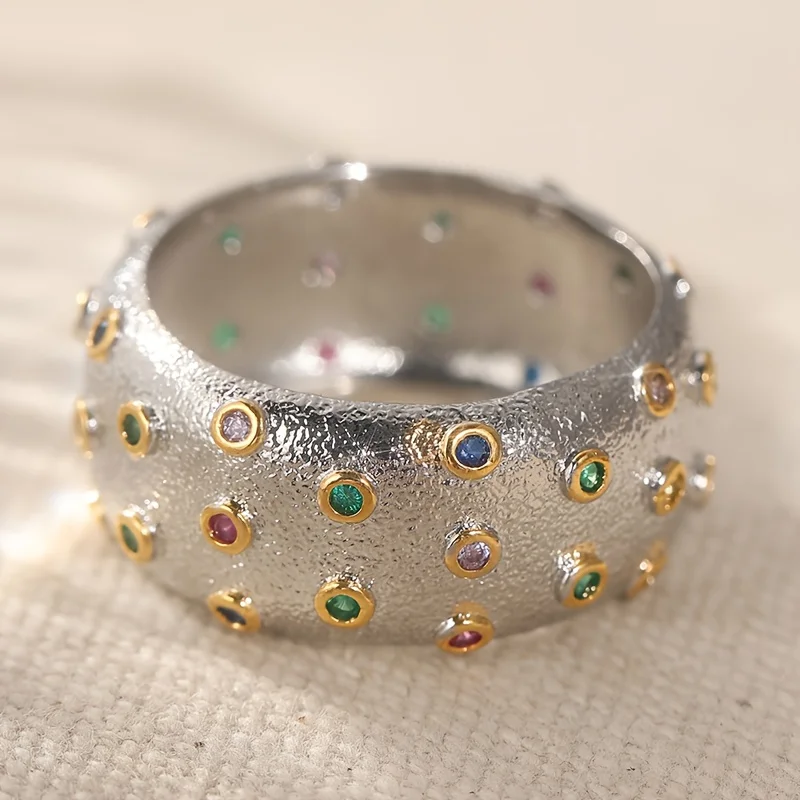 Huitan Moderne modische Damen-Eheringe mit buntem kubischem Zirkon, zweifarbiges Design, Statement-Fingerring für Damen, Partyschmuck