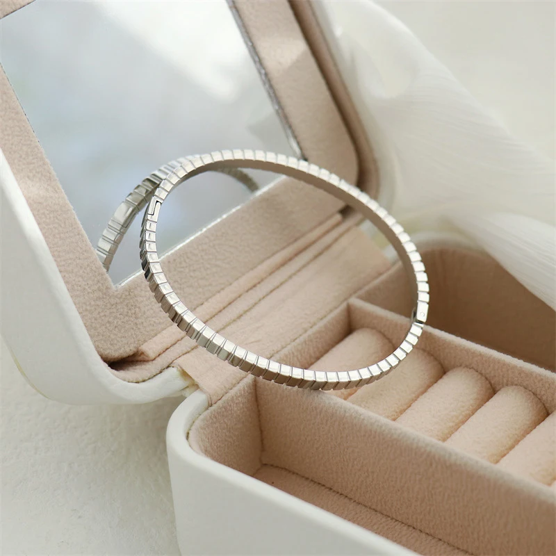 Vintage Stripe Lattice Stainless Steel 18K Gold Plated Wrist Bangle Bracelets for Women Waterproof Fashion Jewelry Gift