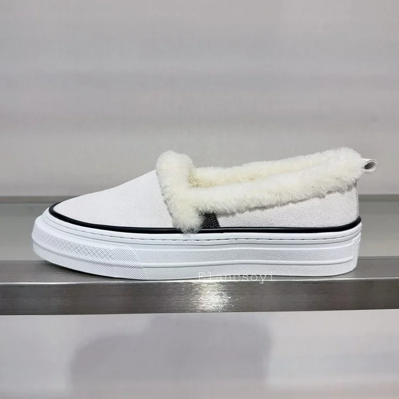 Loafers Round Toe Plush Lining Keep Warm Walking Shoes Women Cow Suede Thick Bottom Single Shoes  Winter Retro Flat Shoes