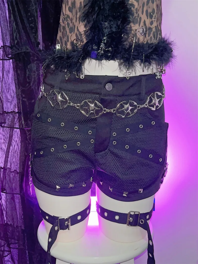 여성 의류 쿨 숏 팬츠 일본 Y2K 스타일 펑크 리벳 서브컬쳐 인기 레이스업 다크 블랙 타이트 레그 링 반바지 소녀