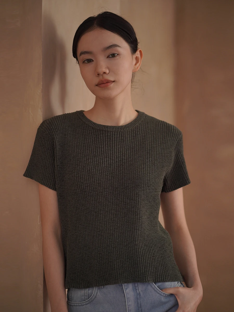 

Slimming Effect T-Shirt Soft Chenille Yarn Short Sleeve round Neck Texture Sensation Regular Fit Polyester Fiber Casual Wear