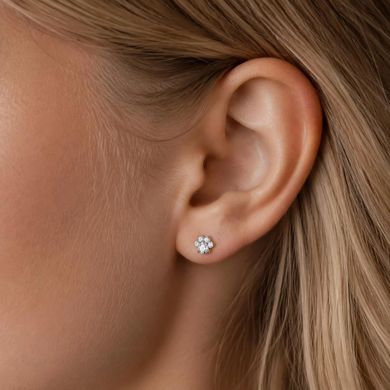 ASTM F136 Titanium Cat Paw Design Screw Back Earrings with Internally Threaded 16G 18G Hypoallergenic for Cartilage